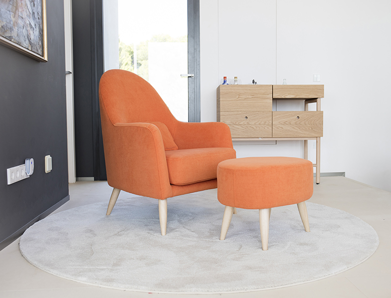 FAMA MIRANDA CHAIR IN VIBRANT ORANGE WITH FOOTSTOOL