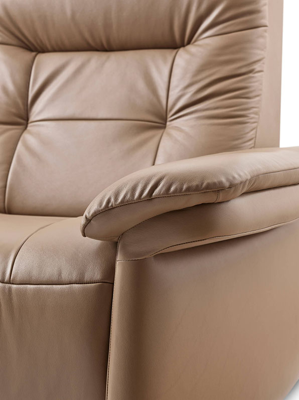 STRESSLESS MARY SOFA ARM DETAIL