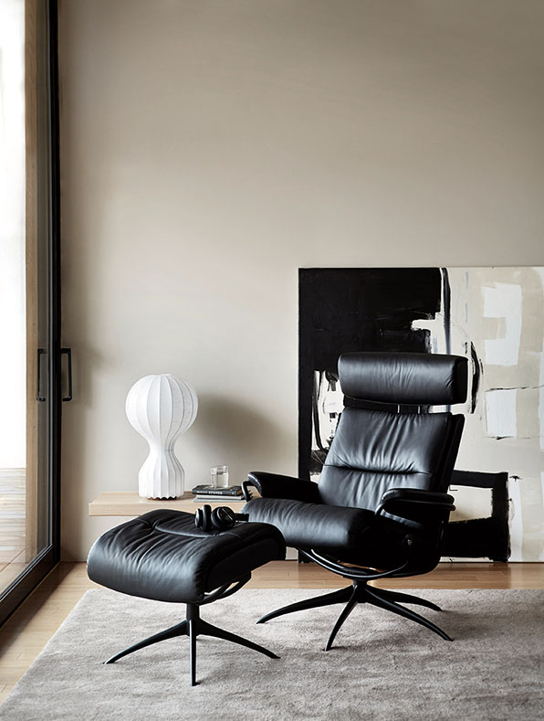STRESSLESS TOKOYO CHAIR IN BLACK LEATHER 