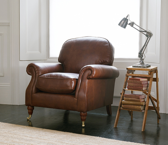 WESTBURY LEATHER ARM CHAIR WITH FEET _ CASTORS ROOM SET