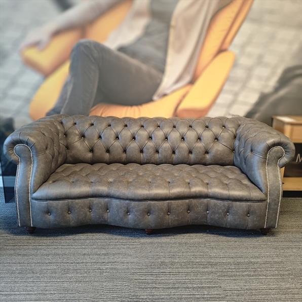 LUXURY LEATHER CHESTERFIELD SOFA  - £1995