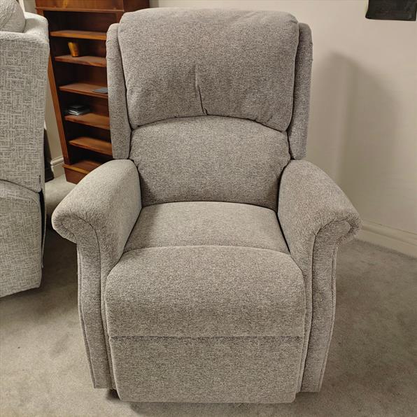 REGENT POWER RECLINER - £999
